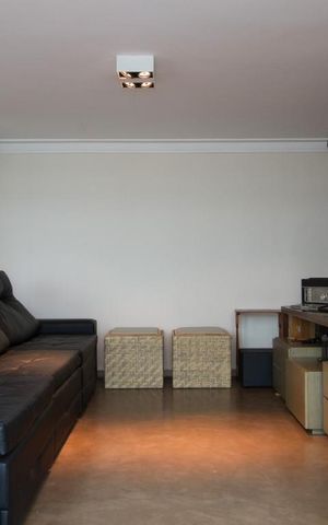 Apartamento à venda com 350m², 4 quartos e 2 vagas Apartamento à venda com 350m², 4 quartos e 2 vagasSala de Vídeo