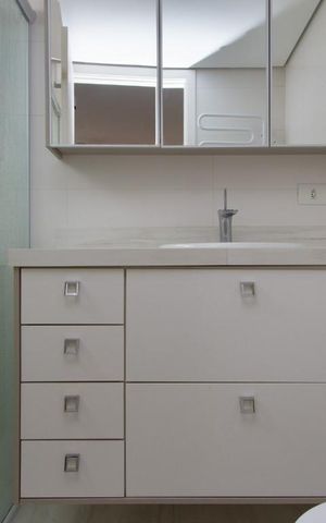 Apartamento à venda com 350m², 4 quartos e 2 vagas Apartamento à venda com 350m², 4 quartos e 2 vagasBanheiro 1 - Suíte