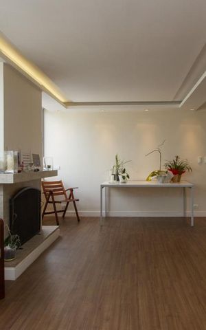 Apartamento à venda com 350m², 4 quartos e 2 vagas Apartamento à venda com 350m², 4 quartos e 2 vagasSala
