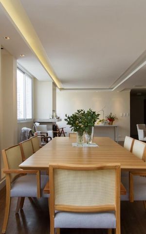 Apartamento à venda com 350m², 4 quartos e 2 vagas Apartamento à venda com 350m², 4 quartos e 2 vagasSala de Jantar