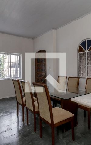 Casa à venda com 300m², 4 quartos e 2 vagasSala