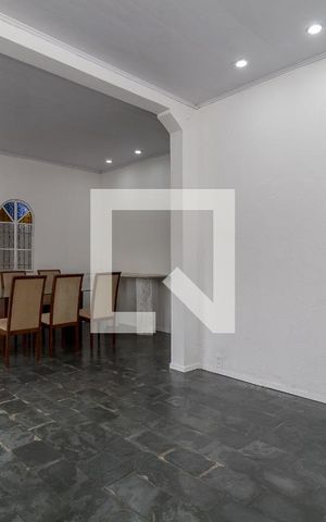 Casa à venda com 300m², 4 quartos e 2 vagasSala