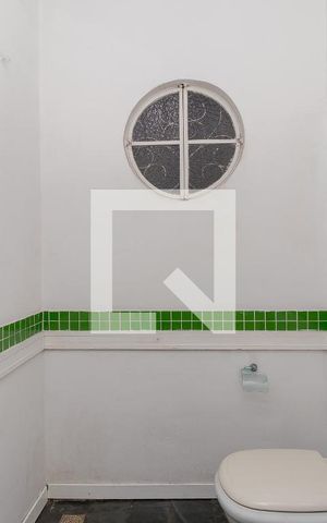 Casa à venda com 300m², 4 quartos e 2 vagasLavabo