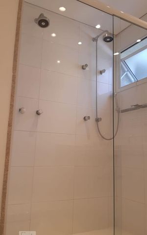 Apartamento à venda com 151m², 3 quartos e 3 vagas Apartamento à venda com 151m², 3 quartos e 3 vagasChuveiro