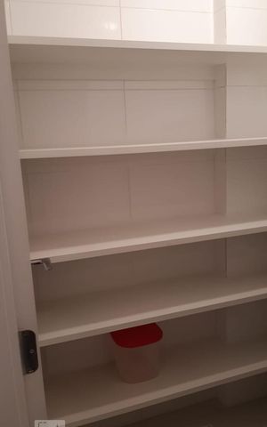 Apartamento à venda com 151m², 3 quartos e 3 vagas Apartamento à venda com 151m², 3 quartos e 3 vagasDespensa