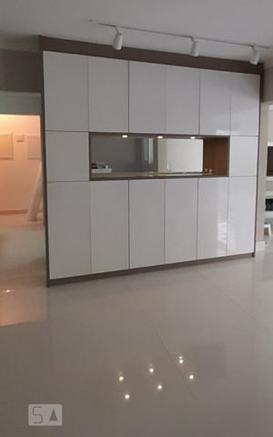 Apartamento à venda com 151m², 3 quartos e 3 vagas Apartamento à venda com 151m², 3 quartos e 3 vagasSala
