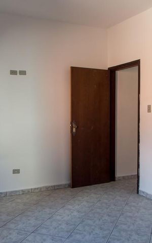 Casa à venda com 220m², 3 quartos e sem vaga Casa à venda com 220m², 3 quartos e sem vagaQuarto 2