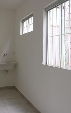 Casa para alugar com 200m², 6 quartos e 6 vagas Casa para alugar com 200m², 6 quartos e 6 vagasÁrea de Serviço