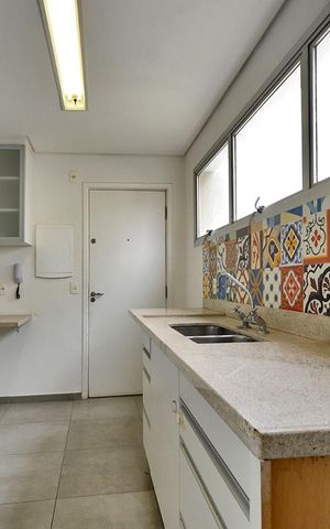 Apartamento à venda com 240m², 3 quartos e 2 vagasCozinha