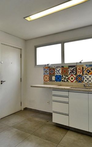 Apartamento à venda com 240m², 3 quartos e 2 vagasCozinha