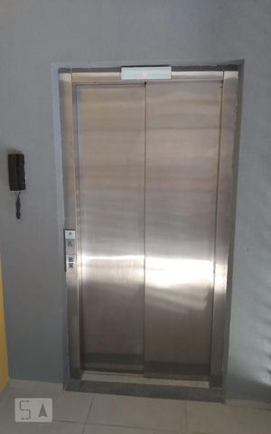 Studio à venda com 28m², 1 quarto e sem vagaElevador