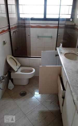 Apartamento à venda com 198m², 3 quartos e 3 vagasBanheiro
