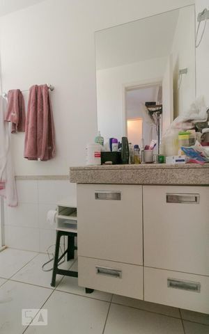 Apartamento à venda com 99m², 3 quartos e 2 vagas Apartamento à venda com 99m², 3 quartos e 2 vagasBanheiro da Suíte