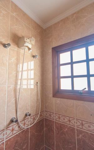 Casa para alugar com 250m², 3 quartos e 5 vagas Casa para alugar com 250m², 3 quartos e 5 vagasChuveiro