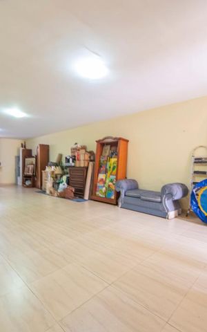Casa para alugar com 250m², 3 quartos e 5 vagas Casa para alugar com 250m², 3 quartos e 5 vagasGaragem