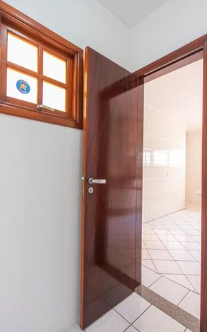 Casa para alugar com 250m², 3 quartos e 5 vagas Casa para alugar com 250m², 3 quartos e 5 vagasDespensa