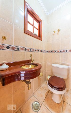 Casa para alugar com 250m², 3 quartos e 5 vagas Casa para alugar com 250m², 3 quartos e 5 vagasBanheiro de Serviço