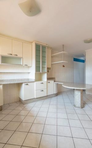 Casa para alugar com 250m², 3 quartos e 5 vagas Casa para alugar com 250m², 3 quartos e 5 vagasCozinha
