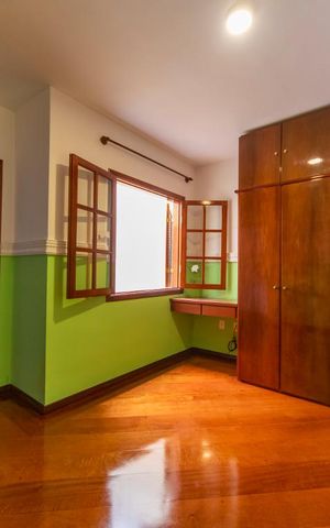 Casa para alugar com 250m², 3 quartos e 5 vagas Casa para alugar com 250m², 3 quartos e 5 vagasQuarto 2