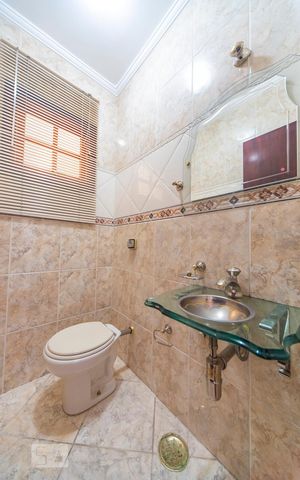 Casa para alugar com 250m², 3 quartos e 5 vagas Casa para alugar com 250m², 3 quartos e 5 vagasLavabo