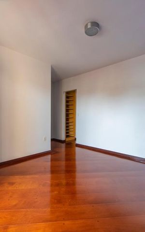Casa para alugar com 250m², 3 quartos e 5 vagas Casa para alugar com 250m², 3 quartos e 5 vagasQuarto 1
