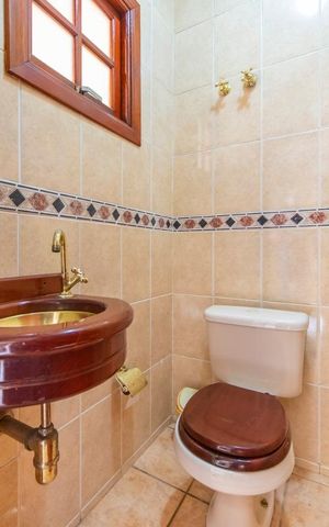 Casa para alugar com 250m², 3 quartos e 5 vagas Casa para alugar com 250m², 3 quartos e 5 vagasBanheiro de Serviço