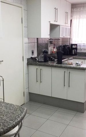 Apartamento para alugar com 197m², 3 quartos e 3 vagas Apartamento para alugar com 197m², 3 quartos e 3 vagasCozinha