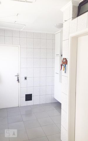 Apartamento para alugar com 197m², 3 quartos e 3 vagas Apartamento para alugar com 197m², 3 quartos e 3 vagasÁrea de Serviço