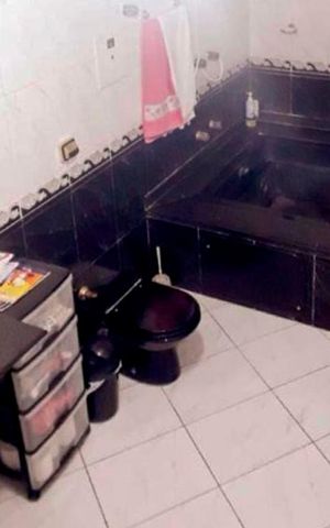 Casa à venda com 239m², 3 quartos e 3 vagas Casa à venda com 239m², 3 quartos e 3 vagasBanheiro Quarto 1 - Suite