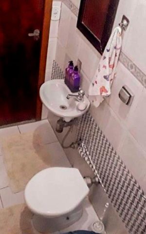 Casa à venda com 239m², 3 quartos e 3 vagas Casa à venda com 239m², 3 quartos e 3 vagasLavabo