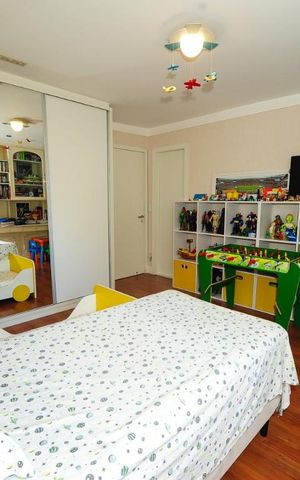 Apartamento à venda com 300m², 4 quartos e 2 vagas Apartamento à venda com 300m², 4 quartos e 2 vagasSuite 2