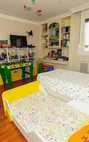 Apartamento à venda com 300m², 4 quartos e 2 vagas Apartamento à venda com 300m², 4 quartos e 2 vagasSuite 2