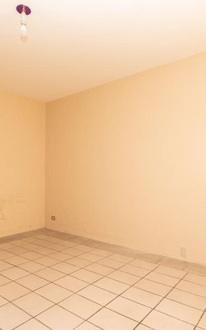 Casa à venda com 115m², 3 quartos e 3 vagas Casa à venda com 115m², 3 quartos e 3 vagasQuarto da edícula