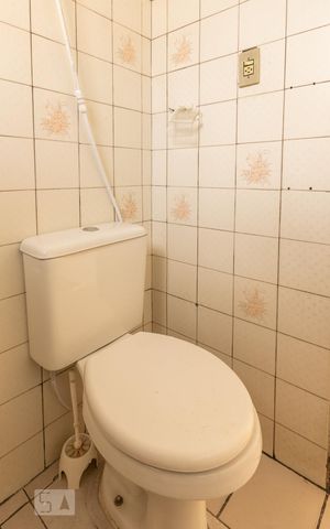 Casa à venda com 115m², 3 quartos e 3 vagas Casa à venda com 115m², 3 quartos e 3 vagasBanheiro edícula