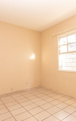 Casa à venda com 115m², 3 quartos e 3 vagas Casa à venda com 115m², 3 quartos e 3 vagasQuarto da edícula