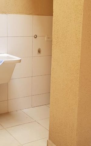 Casa de condomínio à venda com 61m², 2 quartos e 1 vaga Casa de condomínio à venda com 61m², 2 quartos e 1 vagaÁrea de Serviço