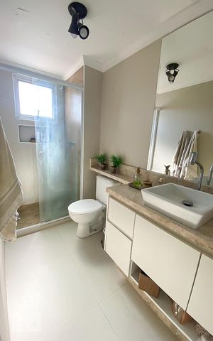 Apartamento à venda com 60m², 2 quartos e sem vaga Apartamento à venda com 60m², 2 quartos e sem vagaBanheiro