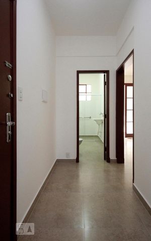 Apartamento à venda com 70m², 1 quarto e sem vagaCorredor