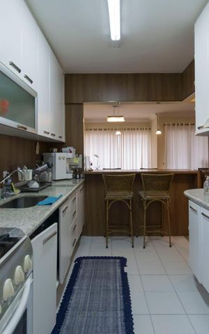 Apartamento à venda com 92m², 3 quartos e 2 vagasCozinha