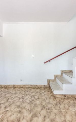 Casa para alugar com 200m², 3 quartos e 1 vaga Casa para alugar com 200m², 3 quartos e 1 vagaSala