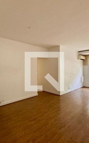 Apartamento à venda com 100m², 3 quartos e 2 vagas Apartamento à venda com 100m², 3 quartos e 2 vagasSala