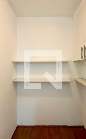 Apartamento à venda com 100m², 3 quartos e 2 vagas Apartamento à venda com 100m², 3 quartos e 2 vagasQuarto de Serviço