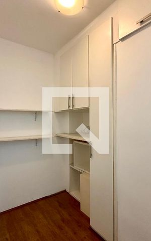 Apartamento à venda com 100m², 3 quartos e 2 vagas Apartamento à venda com 100m², 3 quartos e 2 vagasQuarto de Serviço