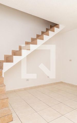 Casa de condomínio para alugar com 30m², 1 quarto e sem vaga Casa de condomínio para alugar com 30m², 1 quarto e sem vagaSala