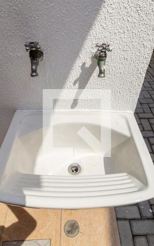 Casa de condomínio para alugar com 30m², 1 quarto e sem vaga Casa de condomínio para alugar com 30m², 1 quarto e sem vagaÁrea de Serviço