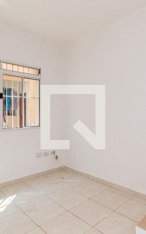 Casa de condomínio para alugar com 30m², 1 quarto e sem vaga Casa de condomínio para alugar com 30m², 1 quarto e sem vagaSala