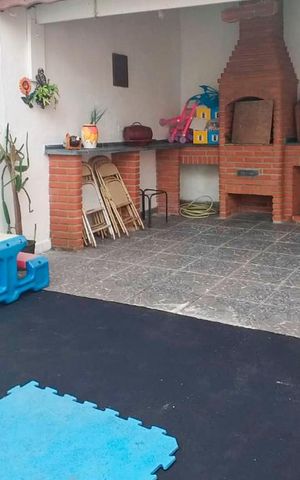 Casa à venda com 270m², 4 quartos e 6 vagas Casa à venda com 270m², 4 quartos e 6 vagasÁrea Externa - Churrasqueira