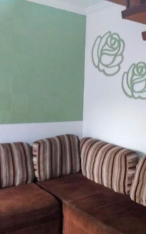 Casa à venda com 270m², 4 quartos e 6 vagas Casa à venda com 270m², 4 quartos e 6 vagasSala
