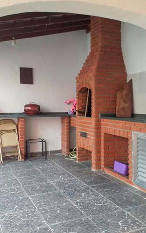 Casa à venda com 270m², 4 quartos e 6 vagas Casa à venda com 270m², 4 quartos e 6 vagasÁrea Externa - Churrasqueira