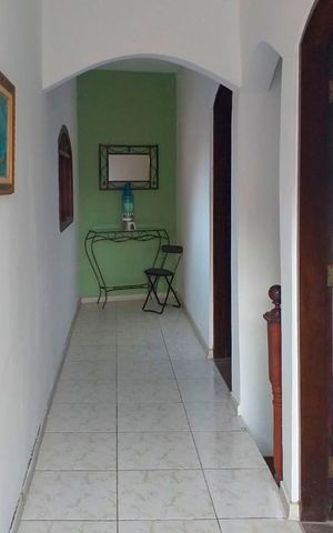Casa à venda com 270m², 4 quartos e 6 vagas Casa à venda com 270m², 4 quartos e 6 vagasCorredor